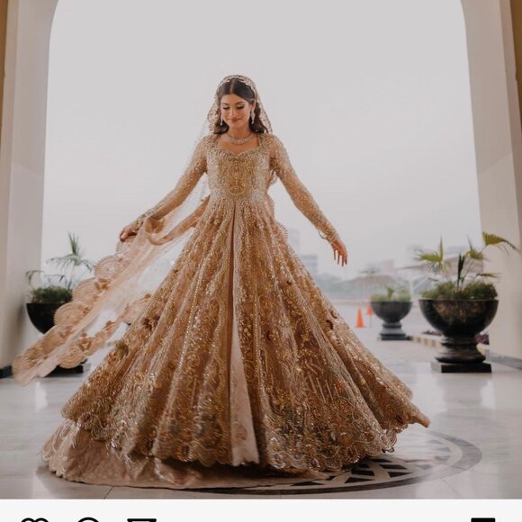 Mysie by Tahira designer Pakistani Bridal Outfit - Picture 1 of 5